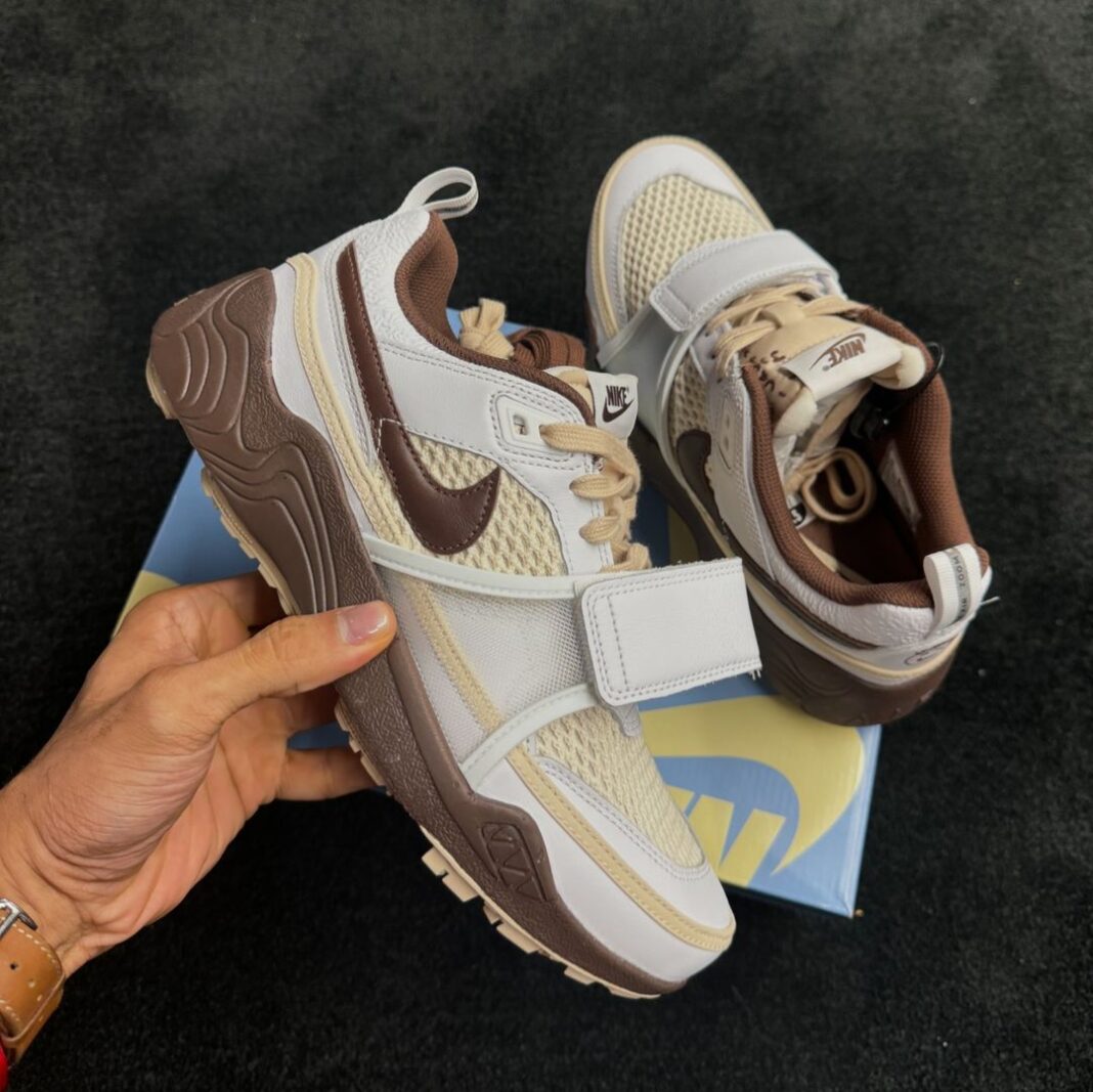 Travis Scott x Nike Zoom Field Jaxx White/Light Chocolate